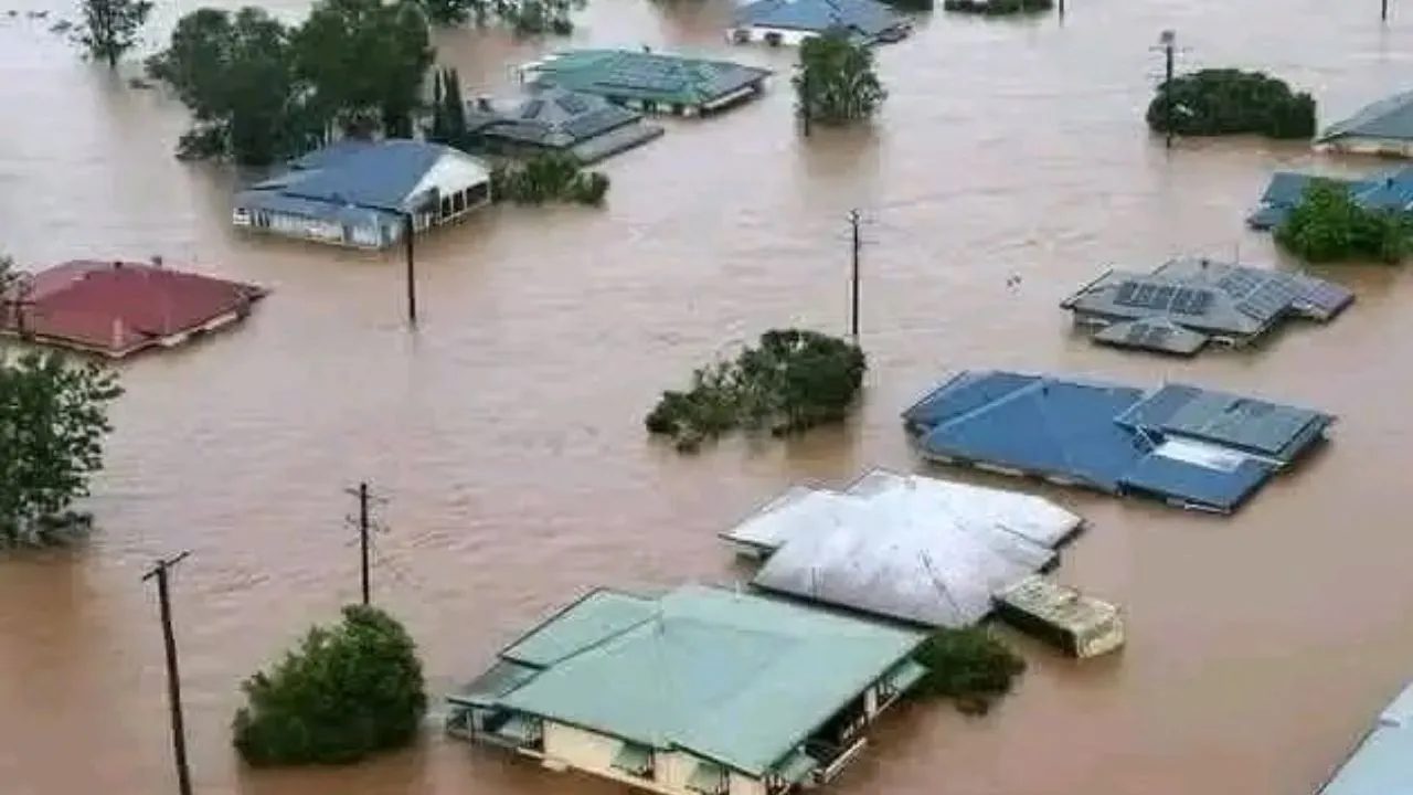 यहां बाढ़ ने मचाई भारी तबाही, 60 लाख लोग प्रभावित, सेना बुलाई गई
