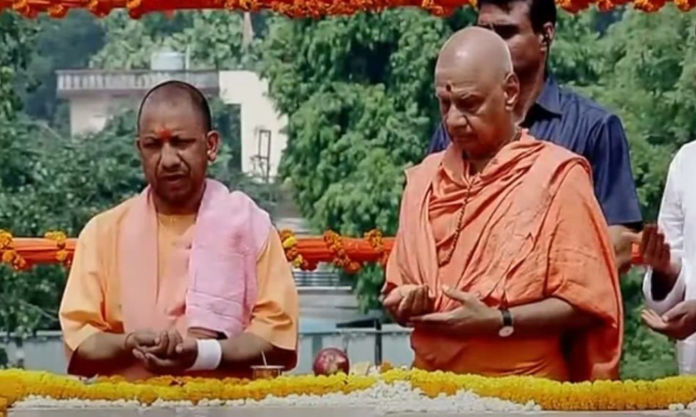अयोध्या : राम मंदिर के गर्भगृह की CM योगी ने रखी पहली शिला, कहा- 500 साल की तड़पन होगी दूर