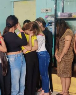 सेक्स रैकेट : राजधानी के फाइव स्टार होटल हयात में चल रहा था हाई प्रोफाइल जिस्मफरोशी का धंधा, 11 लड़कियों सहित दलाल गिरफ्तार
