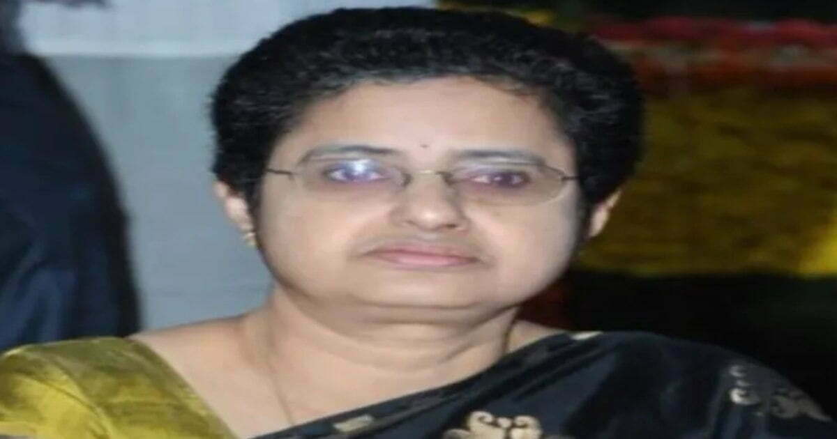 BREAKING : पूर्व मुख्यमंत्री की बेटी ने की आत्महत्या, पंखे से झूलता मिला शव