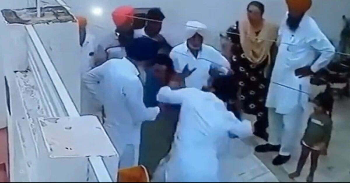 ‘आप’ विधायक को पति ने मारा थप्पड़, घटना CCTV में हुई कैद, VIDEO सोशल मीडिया पर वायरल