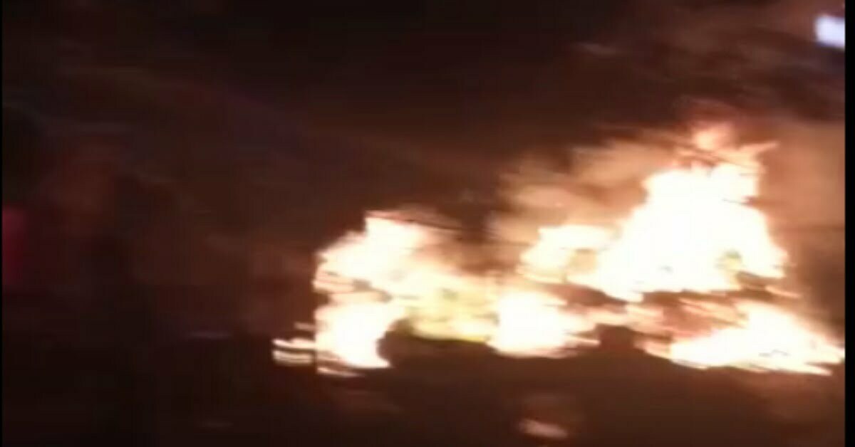 रायपुर रेलवे स्टेशन के पार्सल गोदाम में लगी भीषण आग, कई वाहन जलकर खाक