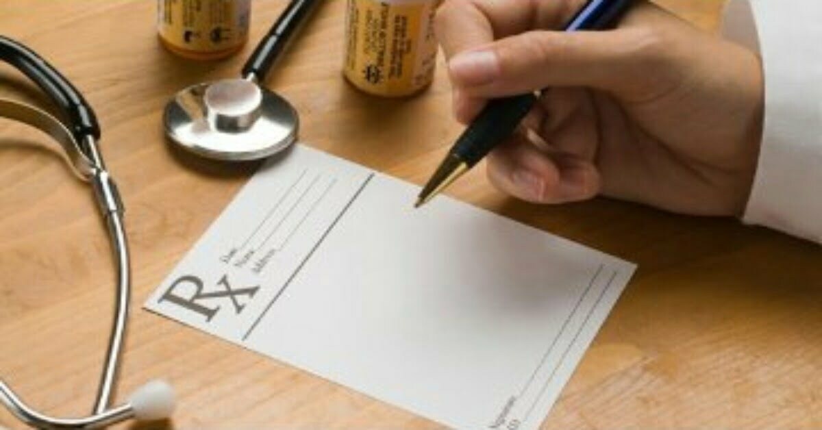 मुख्यमंत्री ने दिया डॉक्टरों को गजब का सुझाव, पर्चे पर अब ‘Rx’ की जगह ‘श्री हरि’ लिखो और दवा का नाम हिंदी में लिख दो