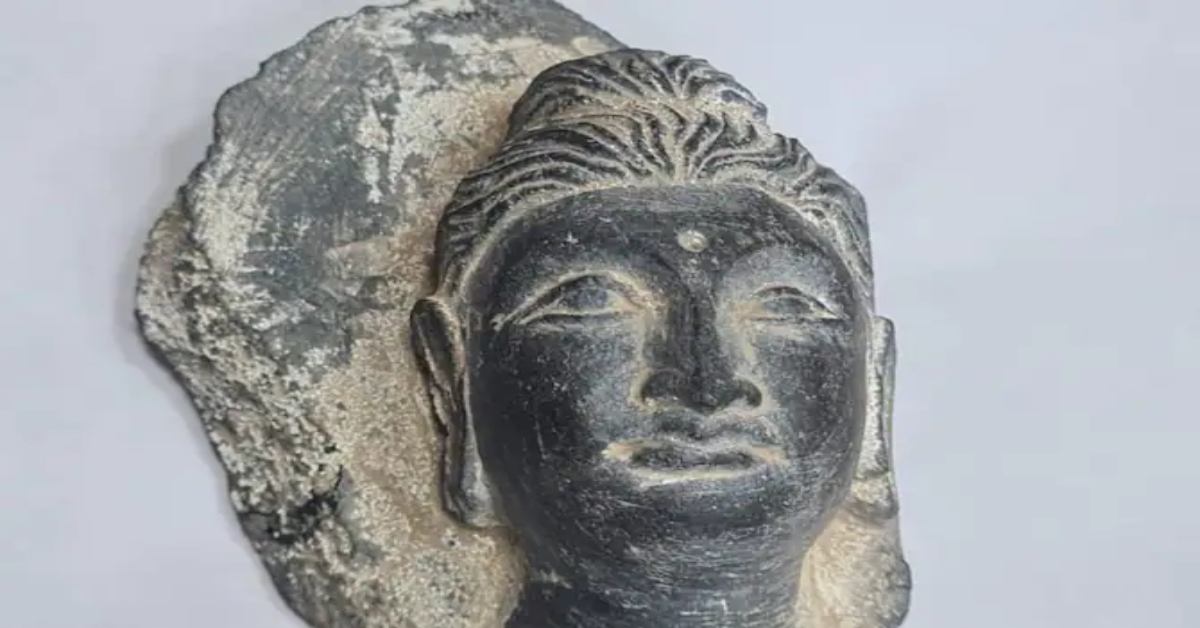 यहां 2000 साल पुरानी बुद्ध की मूर्ति हुई जब्त, विदेशी यात्री के सामान के जांच के दौरान हुई बरामद