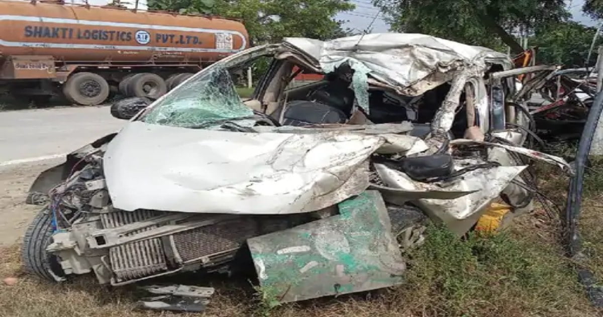 बड़ा हादसा: कार और ट्रक के बीच भिड़त में 8 की मौत, एक बच्चा बस जिंदा बचा