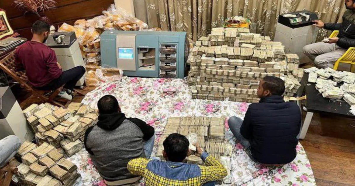 इंकम टैक्स छापे में मिला खजाना: 94 करोड़ नगद, 8 करोड़ के हीरे सहित 1 अरब से ज्यादा की संपत्तियां जब्त