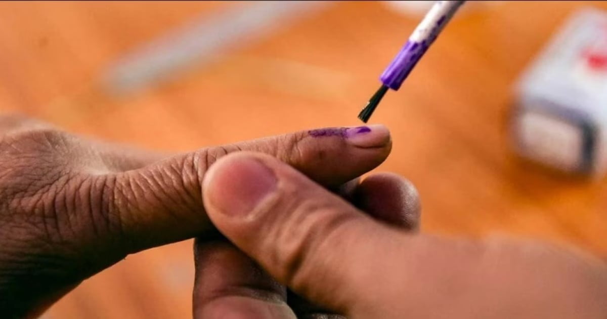 Voting: बंगाल में पथराव, यूपी में BJP पर बूथ कैप्चरिंग का आरोप, यहां चुनाव का बहिष्कार,102 सीटों पर मतदान जारी