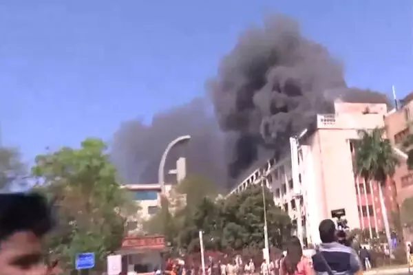 Breaking: मंत्रालय में फिर बड़ा हादसा, वल्लभ भवन में लगी भीषण आग
