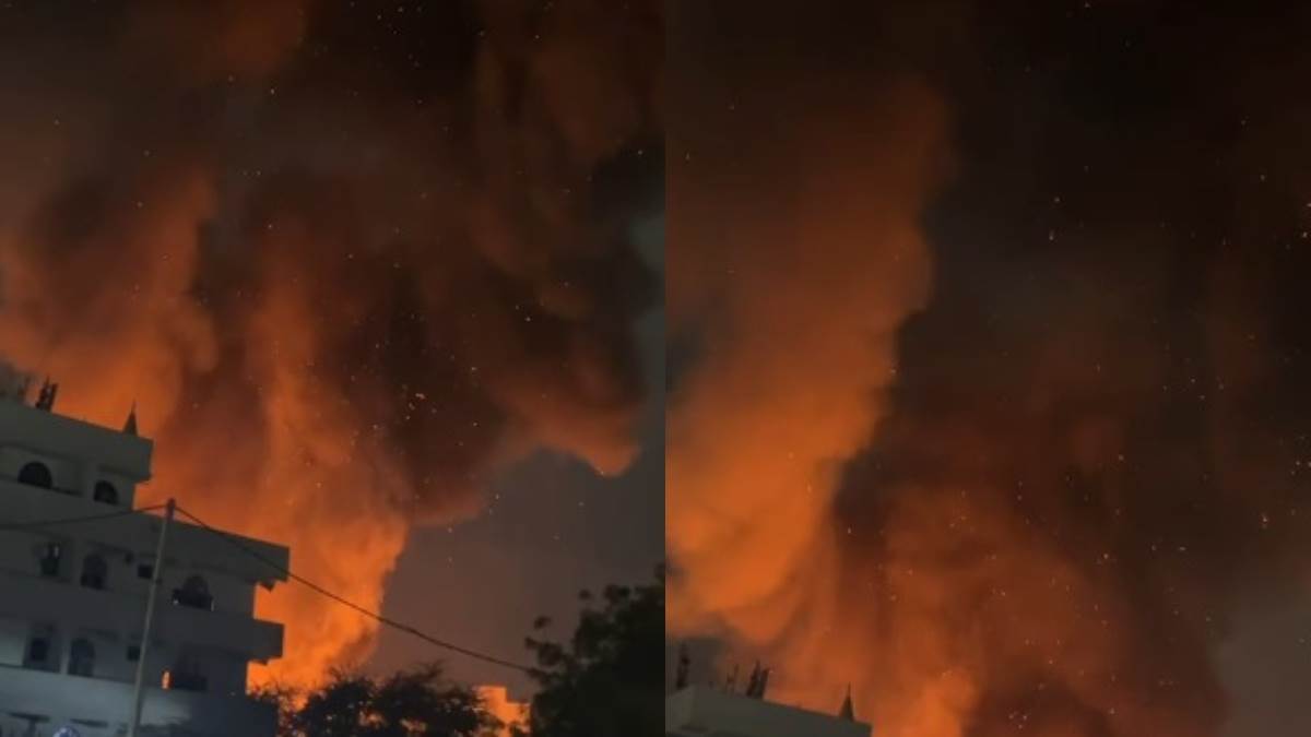 शाहीन बाग के फर्नीचर मार्केट में भीषण आग, कई दुकानें जलकर हो गई राख