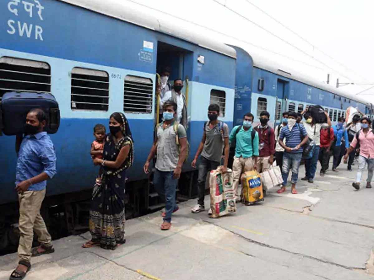यात्रीगण कृपया ध्यान दें…भीड़भाड़ और सफर में होने वाली परेशानियों के चलते रेलवे ने उठाया बड़ा कदम, दिल्ली टू बिहार चलेगी स्पेशल ट्रेन
