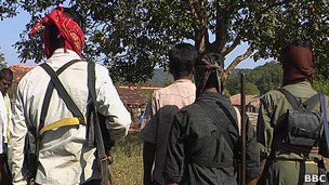 बैकफुट पर लाल आतंक, 30 से ज्यादा नक्सलियों ने छोड़े हथियार, पुलिस बल के सामने किया सरेंडर