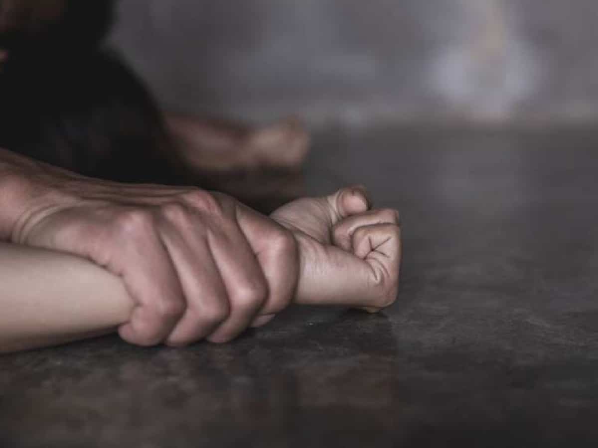 गर्भवती महिला से रेप के बाद हत्या… गुस्साए लोगों ने फूंका आरोपी का घर, एक युवक की झुलसकर मौत