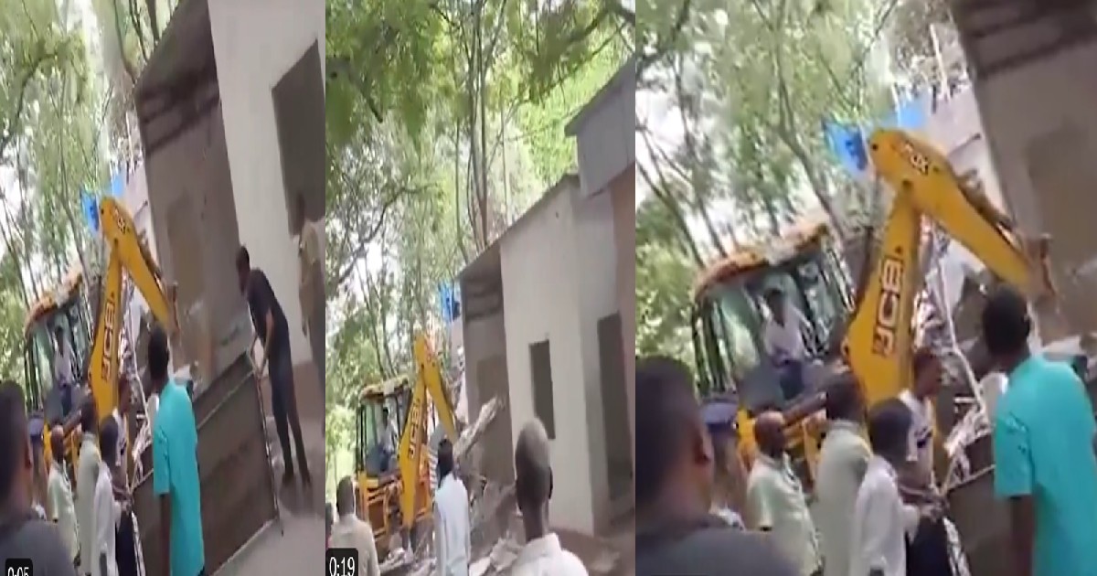 Breaking: पूर्व CM जगन मोहन रेड्डी के आवास पर चला बुलडोजर, अवैध निर्माण गिराया, सरकार का बड़ा एक्शन