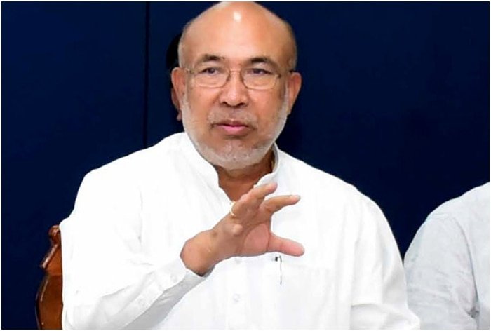 हिंसा के बीच मुख्यमंत्री के इस्तीफे की अटकलें, 16 घंटे में 2 बार राज्यपाल से की मुलाकात