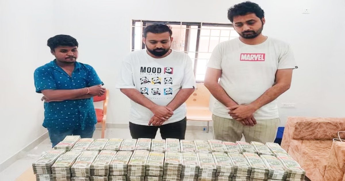CG बॉर्डर में नोटों से भरी कार पकड़ाई, कैश इतना कि गिनने के लिए मंगानी पड़ी मशीन, दो युवक हिरासत में