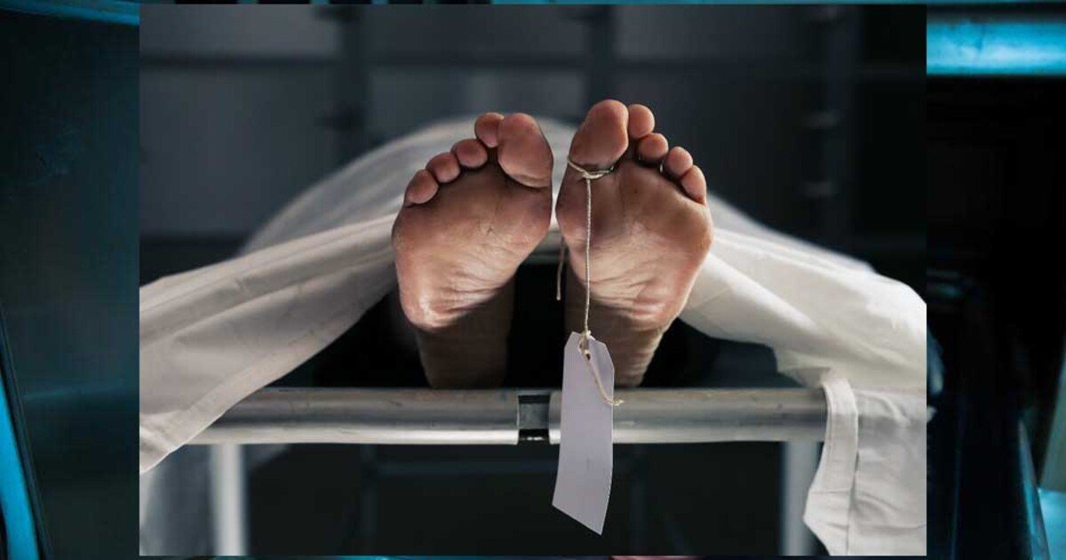 ट्रेन में चढ़ रहे शख्स की अचानक मौत, हादसा या बीमारी! पढ़िए पूरी खबर
