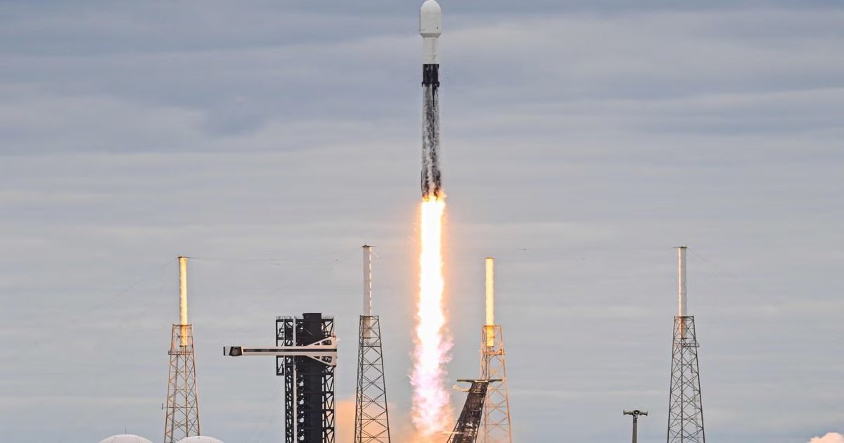 फ्लाइट में भी मिलेगा इंंटरनेट, ISRO ने एलन मस्क की SpaceX से लॉन्च किया 4700 किलो वजनी सैटेलाइट GSAT N-2