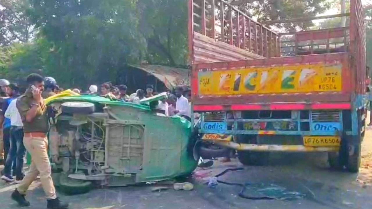 भीषण सड़क हादसा: DCM और ऑटो की जोरदार भिड़ंत, 10 लोगों की दर्दनाक मौत, चार घायल