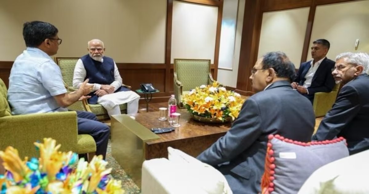 पीएम मोदी सऊदी दौरा रद्द कर स्वदेश लौटे, एयरपोर्ट पर डोभाल-जयशंकर ने दी ब्रीफिंग