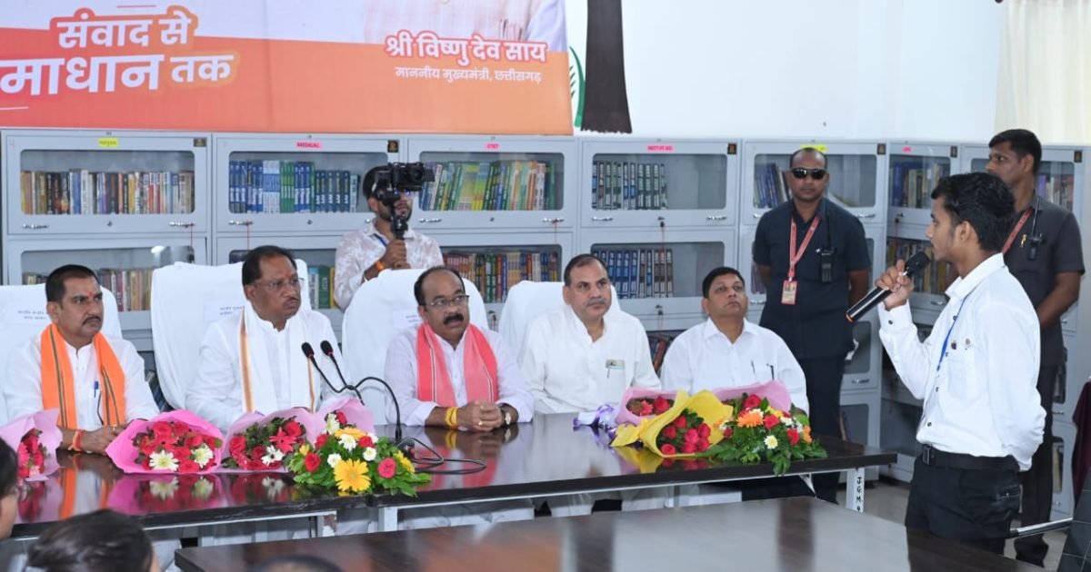 मुख्यमंत्री ने मुंगेली जिला ग्रंथालय में किया अतिरिक्त कक्ष का लोकार्पण, कहा- शिक्षा ही जीवन की असली पूंजी