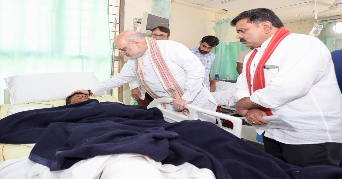 अमित शाह डिप्टी CM विजय शर्मा के साथ एम्स में घायल जवानों से की मुलाकात, कहा- देश को अपने वीर जवानों पर भरोसा है और उन पर गर्व भी