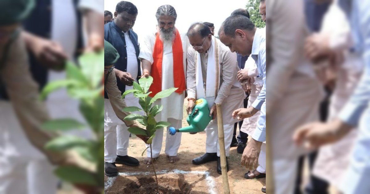 विश्व पर्यावरण दिवस: CM साय ने रोपा बादाम का पौधा, लोगों से की “एक पेड़ मां के नाम” अभियान से जुड़ने की अपील
