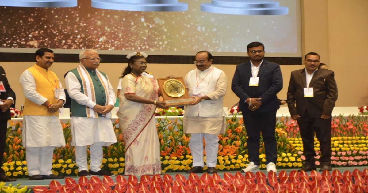 छत्तीसगढ़ के ये 7 शहर सबसे स्वच्छ, राष्ट्रपति ने किया पुरस्कृत, CM साय ने नगरीय निकायों को दी बधाई