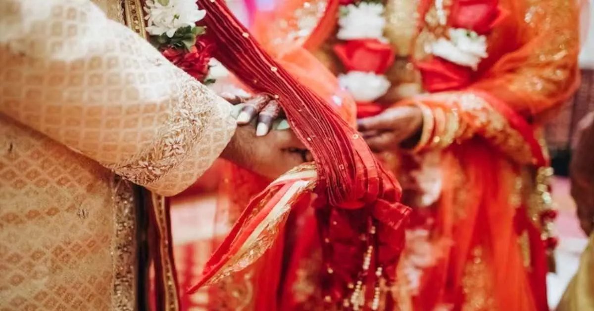DSP के परिवार का सामाजिक बहिष्कार, अंतरजातीय विवाह करने पर मिली सजा; प्रताड़ना का आरोप.. FIR दर्ज