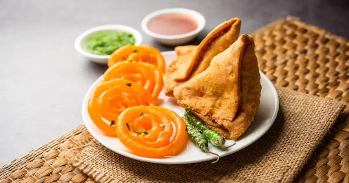 समोसा, जलेबी और लड्डू पर अब सिगरेट जैसी चेतावनी, स्वास्थ्य मंत्रालय ने जारी की नई एडवाइजरी, जानें वजह