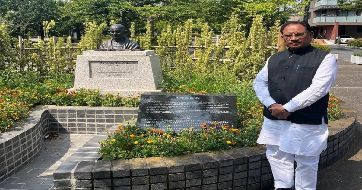 टोक्यो के ‘लिटिल इंडिया’ पहुंचे CM साय, महात्मा गांधी को किया नमन