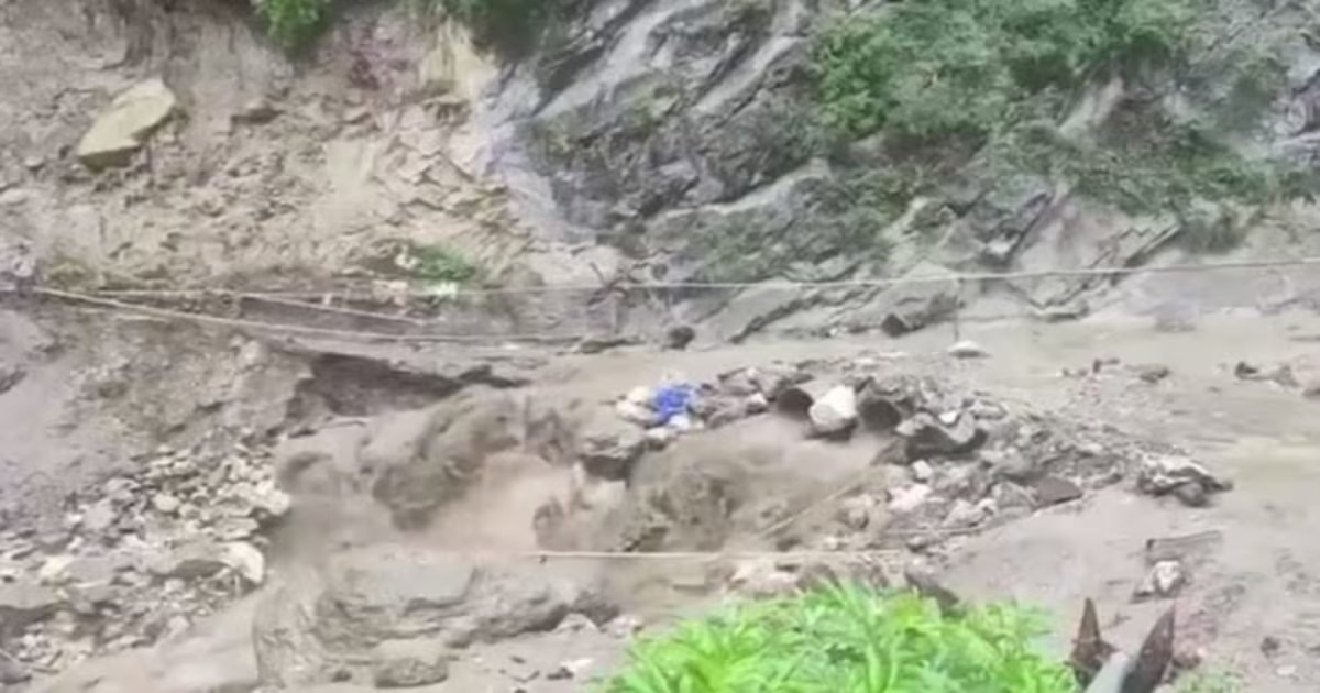 जम्मू-कश्मीर में कुदरत का कहर, किश्तवाड़ में बादल फटने से अब तक 33 की मौत, सैकड़ों लोग लापता