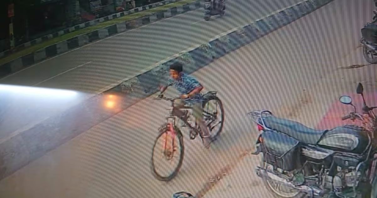 मां ने डांटा तो प्रेमानंद महाराज से मिलने लखनऊ से वृंदावन साइकिल से पहुंच गया 7वीं का छात्र, जानें फिर क्या हुआ?