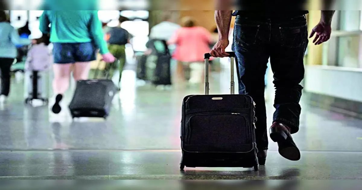 केंद्र सरकार का बड़ा फैसला: अफगानिस्तान, बांग्लादेश और पाकिस्तान से आए लोगों को बिना पासपोर्ट-वीजा भारत में रहने की अनुमति, लेकिन सिर्फ एक शर्त; नोटिफिकेशन जारी
