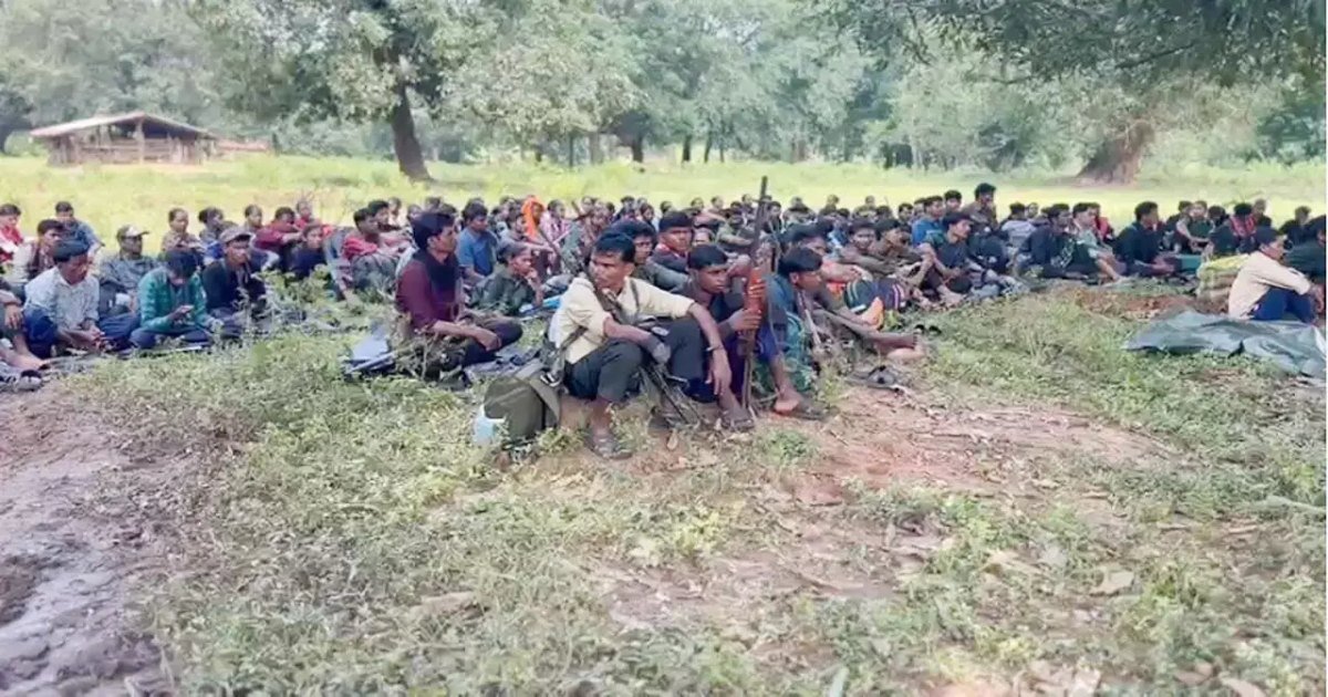 बड़ी खबर: छत्तीसगढ़ में 170 नक्सलियों ने किया आत्मसमर्पण, दो दिनों में 258 ने डाले हथियार, अमित शाह ने अबूझमाड़ और उत्तर बस्तर को किया नक्सलमुक्त घोषित