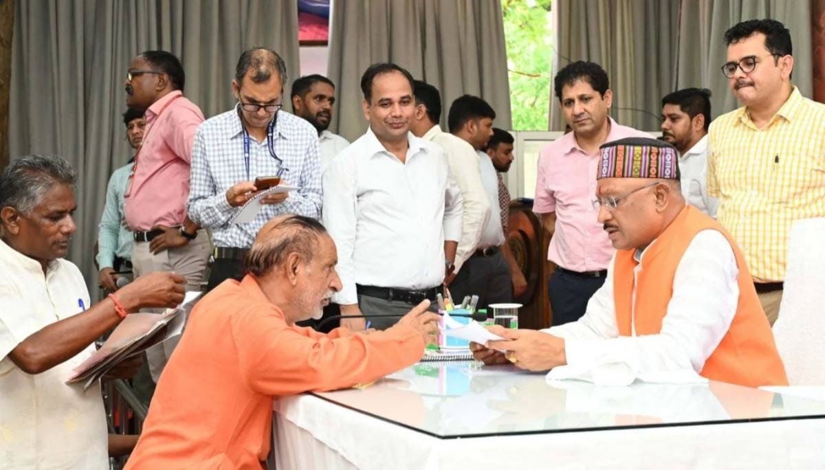 CG : मुख्यमंत्री निवास में आज होगा जनदर्शन, सीएम साय जनता से सीधे संवाद कर समस्याओं का करेंगे निराकरण