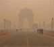 दिल्ली में सांस लेना हुआ मुश्किल, AQI पहुंचा 400 के पार, ‘रेड जोन’ में राजधानी