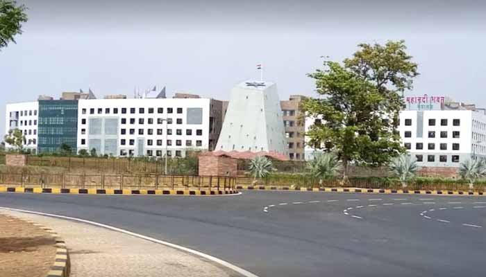 CG IAS Transfer: छत्तीसगढ़ में बड़ी प्रशासनिक सर्जरी, 13 IAS अधिकारियों का तबादला, देखें लिस्ट