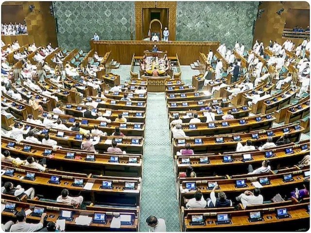 संसद का शीतकालीन सत्र कल से…आज सर्वदलीय बैठक में तय होगी रणनीति…इन मुद्दों पर हंगामे के आसार