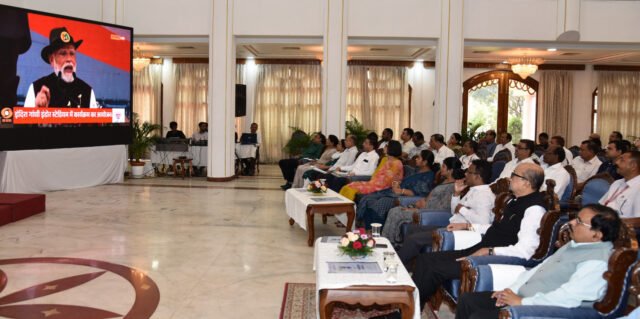 राजभवन में ‘वंदे मातरम्’ के 150 वर्ष पर सामूहिक गायन