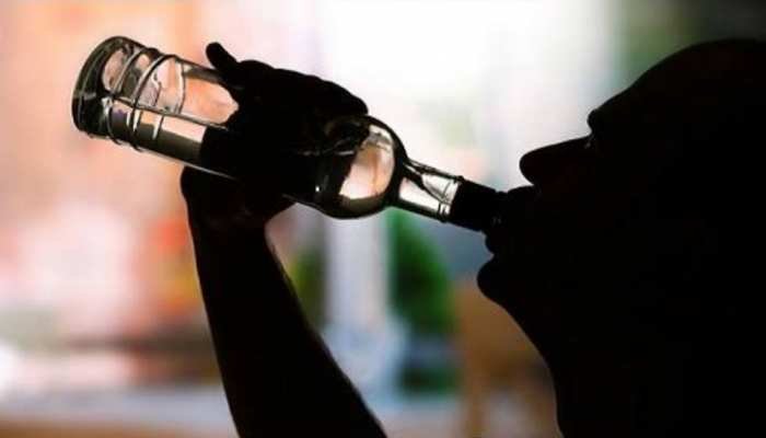 छत्तीसगढ़ के इस गांव में शराब पीने और गाली-गलौज करने पर लगेगा 5100 रुपए जुर्माना, बताने वाले को दिए जाएंगे 2100 रुपए, ग्रामीणों ने इस वजह से लिया फैसला