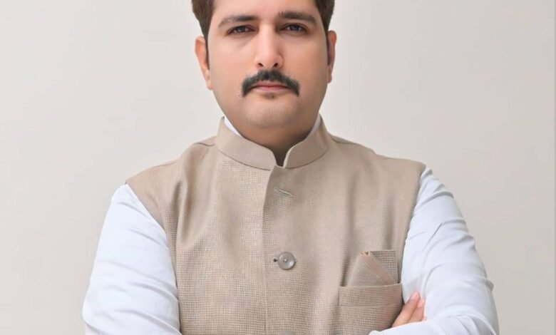 कांग्रेस ने गरीबों की छत छीनकर अपनी जेबें भरने का काम किया : चिमनानी