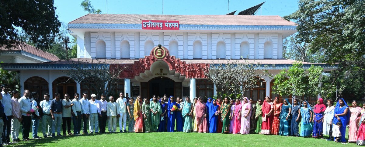 राज्यपाल के गोद ग्राम टेमरी के ग्रामीणों ने किया लोकभवन का भ्रमण….