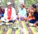 निर्माणाधीन पंचायत भवन के निरीक्षण के दौरान मुख्यमंत्री को श्रमिकों ने दिया भोजन का न्यौता : साथ बैठकर खाया बोरे बासी और आमा चटनी