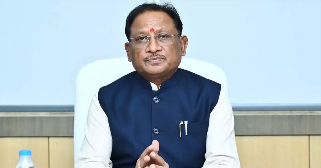 आम जनता से शालीनता से पेश आएं अधिकारी – मुख्यमंत्री