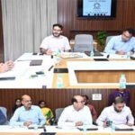 सभी सरकारी स्कूलों में बच्चों को मिले नियमित गरम भोजन, शहरी क्षेत्रों में सेंट्रल किचन से होगी सप्लाई - विकासशील