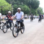 उप मुख्यमंत्री साव ने सायकल चलाकर फिट रहने और पर्यावरण संरक्षण का दिया संदेश