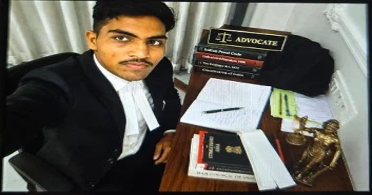 CG – काला कोट पहनकर कोर्ट में घूम रहा था फर्जी वकील, ऐसे हुआ खुलासा, कई आधार कार्ड, आईडी जब्त…..