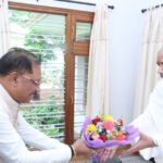 गुरु पूर्णिमा पर मुख्यमंत्री ने अघोर गुरु पीठ बनोरा में किए गुरु दर्शन, बाबा प्रियदर्शी राम से लिया आशीर्वाद