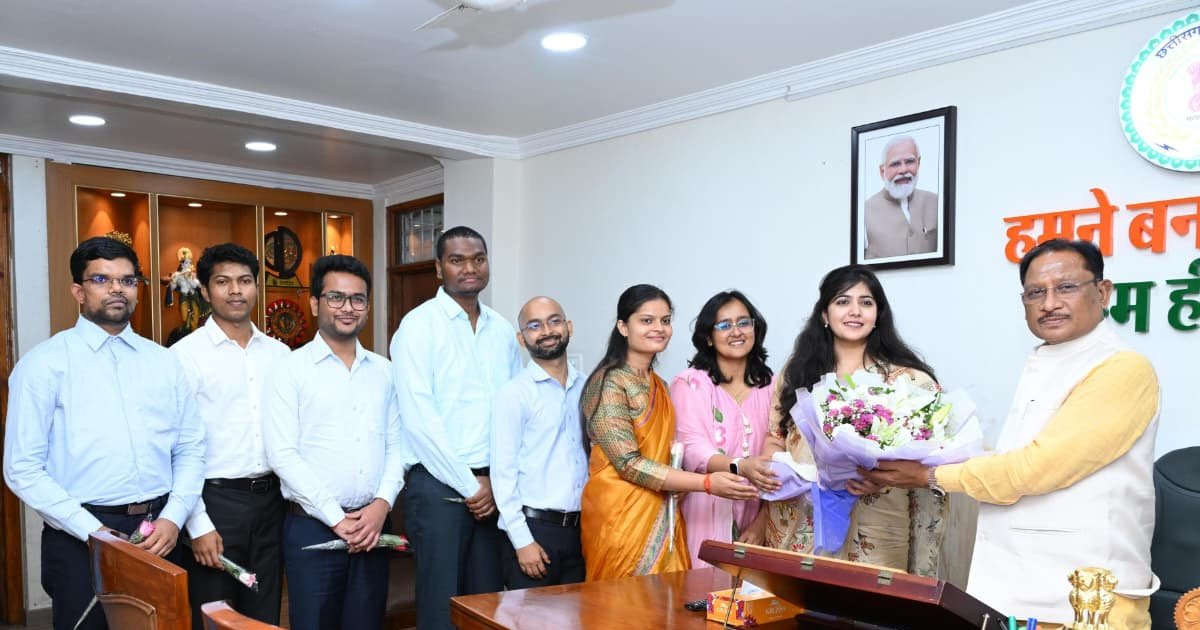 पूरी निष्ठा और सेवा भाव से करें जनसेवा, विकसित छत्तीसगढ़ के निर्माण में निभाएं महत्वपूर्ण भूमिका : मुख्यमंत्री विष्णु देव साय