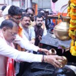 गुरु पूर्णिमा पर कोसमनारा पहुंचे मुख्यमंत्री विष्णु देव साय, सत्यनारायण बाबा धाम में की पूजा-अर्चना